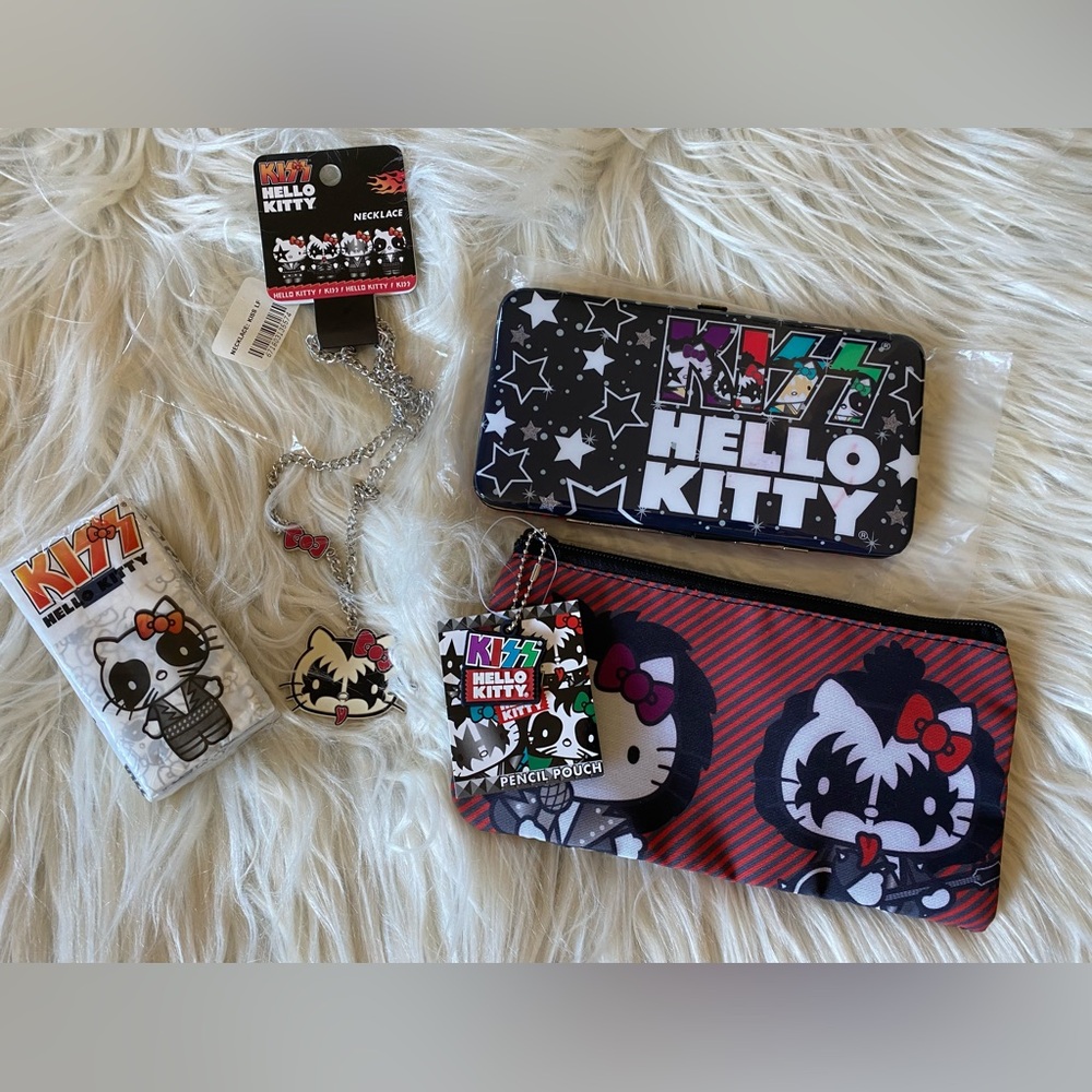 Hello Kitty x KISS Lot - Loungfly Sanrio